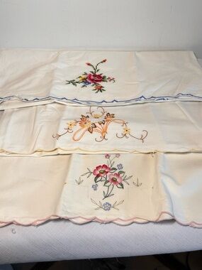 Vintage Embroidered Floral Standard Pillowcases - Set of 3